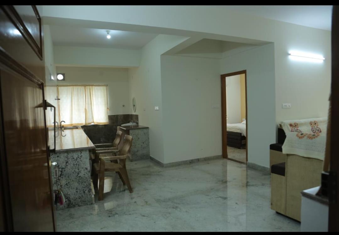 S V Home Stay Tirupati Exterior foto